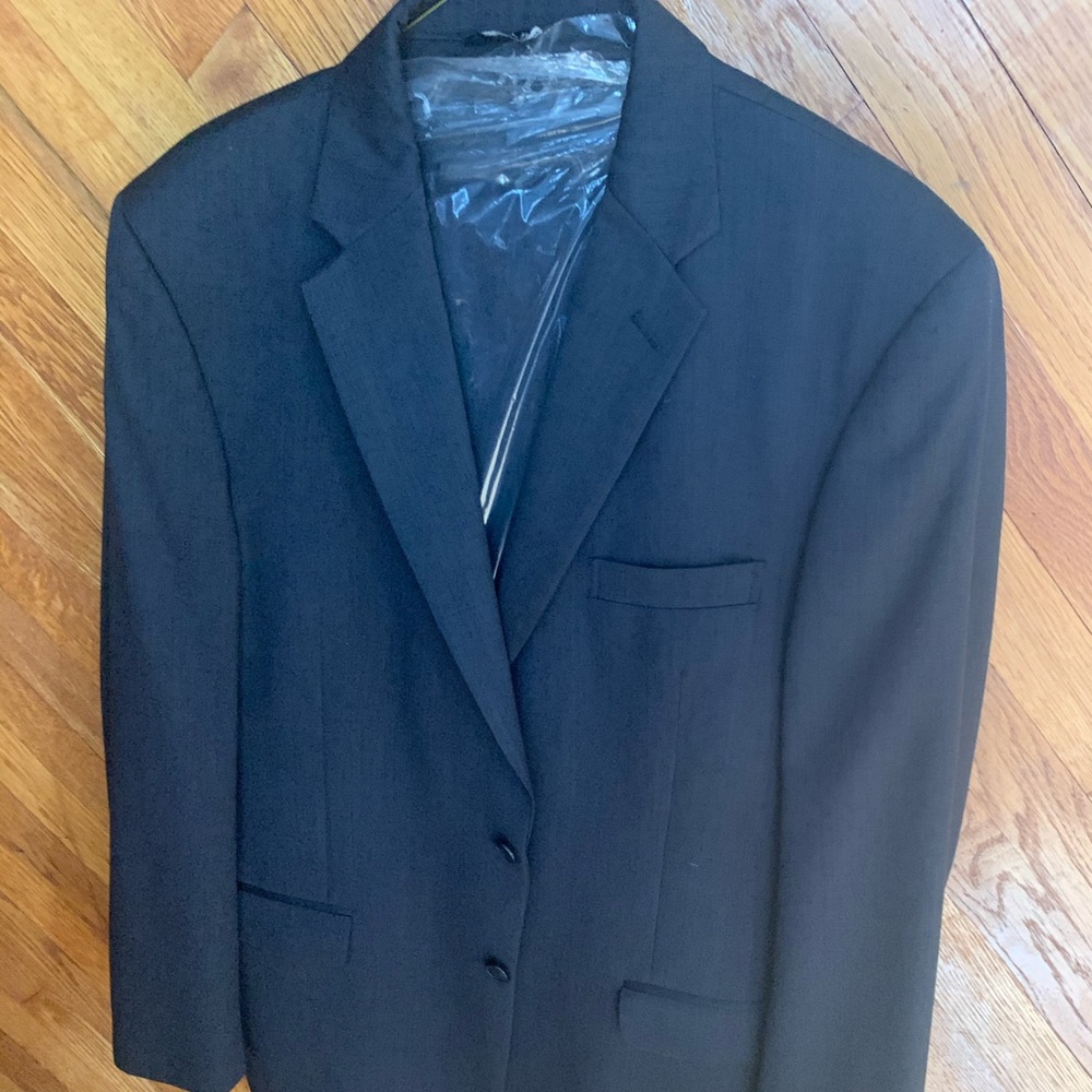 Jos a Bank tailored suit w/pants